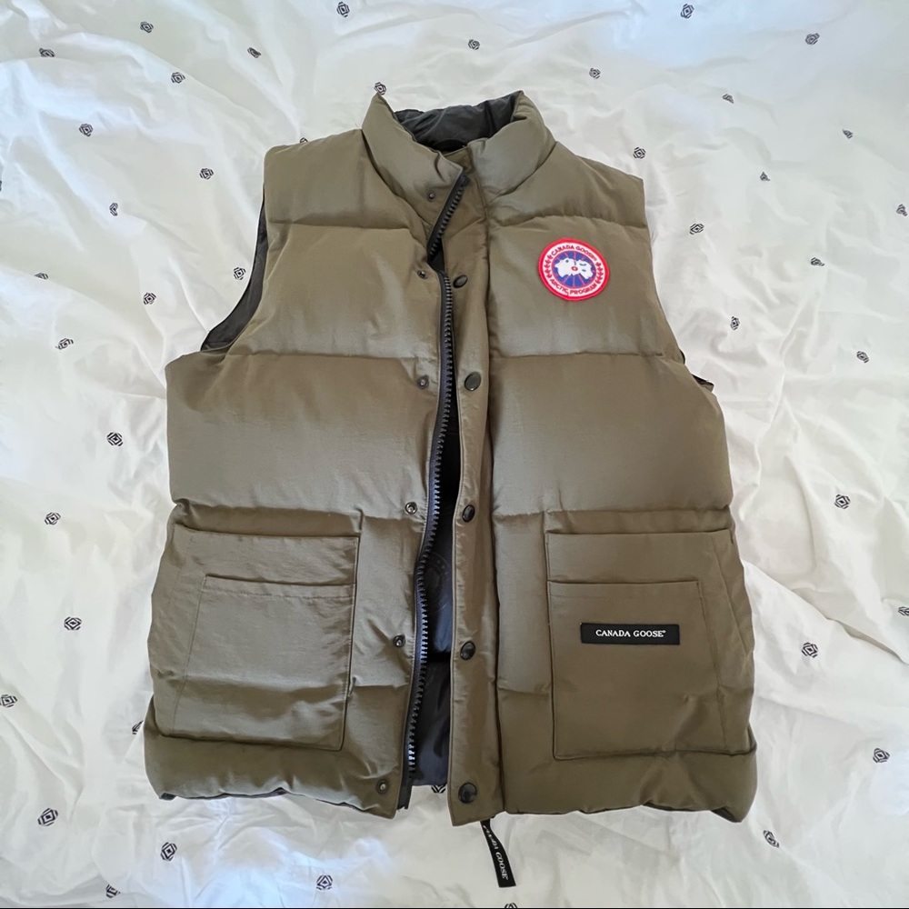 Canada Goose crew vest Navy green